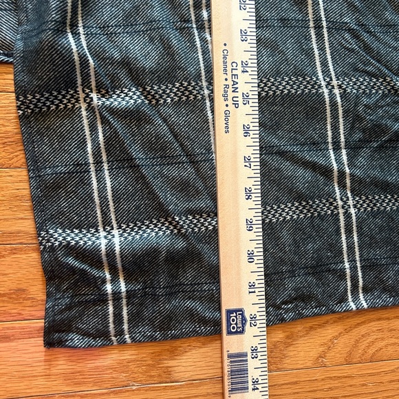 Aziza Wrap Shawl Women’s One Size Taupe Black Plaid - Picture 7 of 12